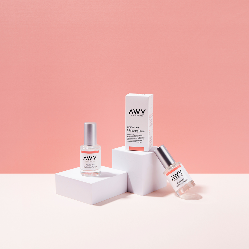 Vitamin Tree Brightening Serum de la marca AWY: Producto en diferentes perspectivas